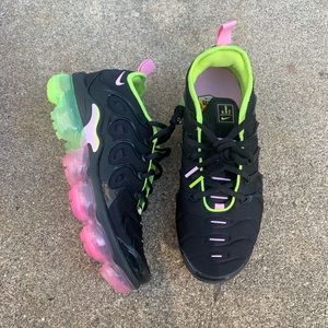Nike Women's Black Sneakers with Neon Green and Pink Accents